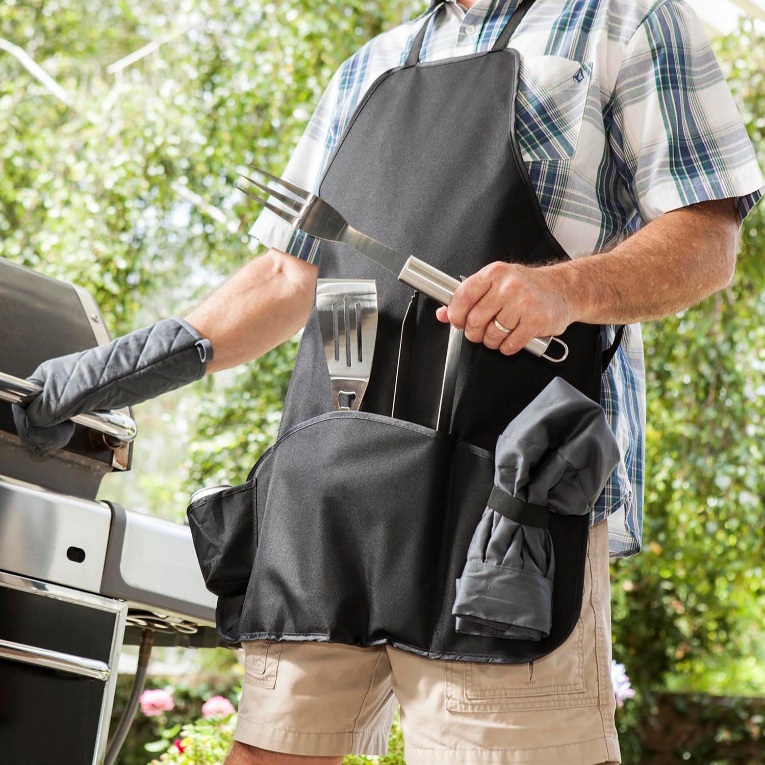 Picnic Time Grilling Master Chef Apron and Tools
