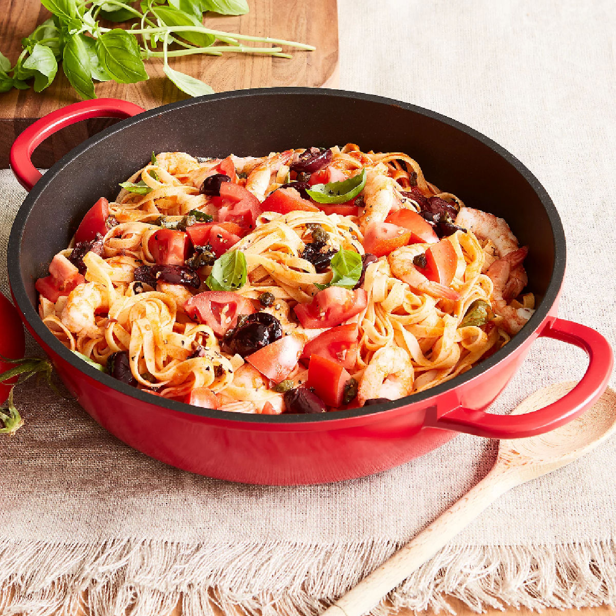 Good Housekeeping 4-Quart Covered Cast Aluminum Everyday Pan
